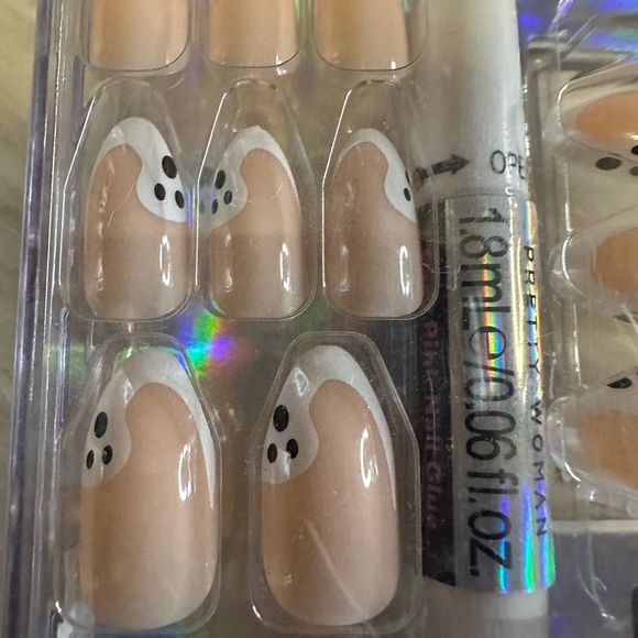 🩷5/$10 Pretty Woman Faux Nails with Ghost Design - Picture 2 of 5